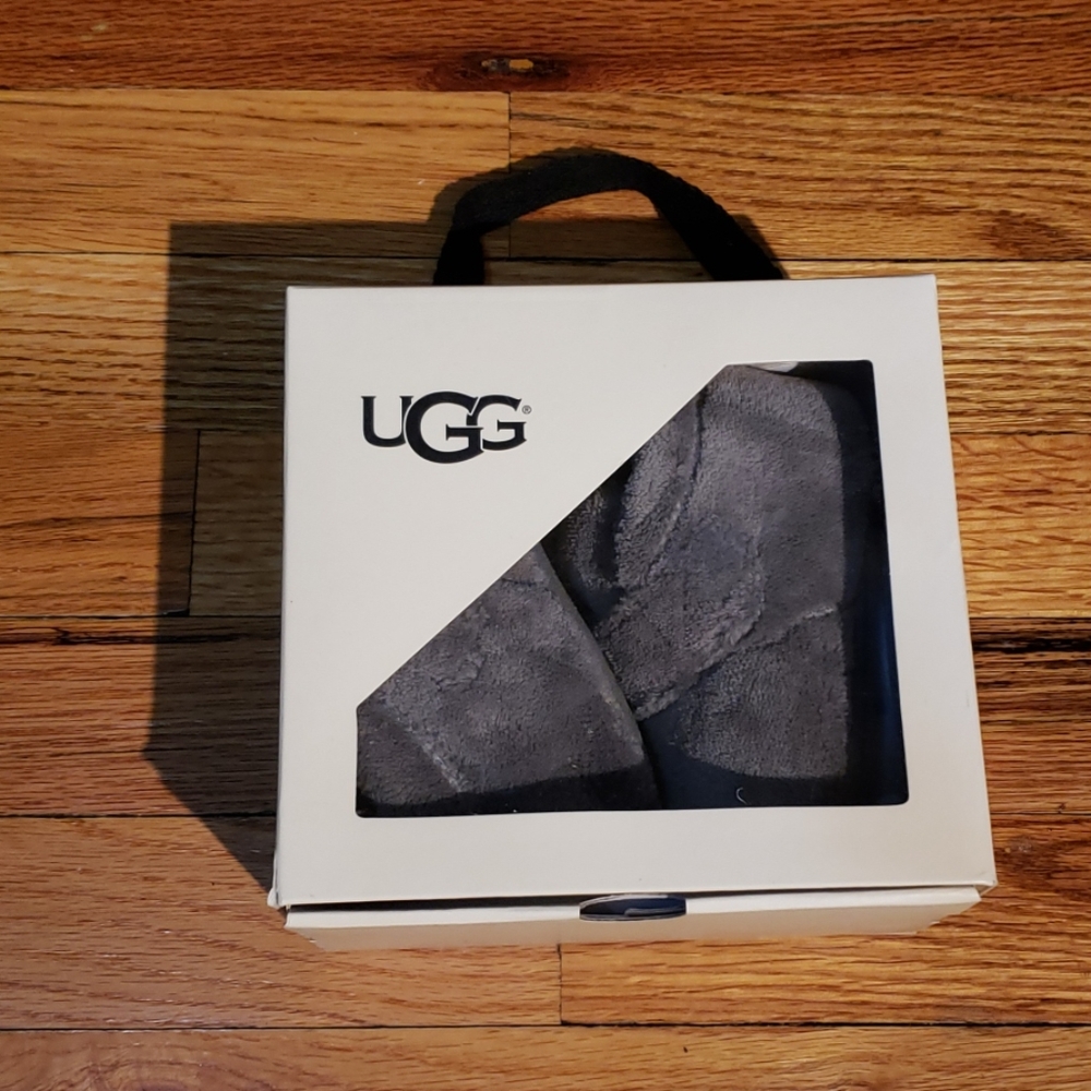 Ugg infant Bixbee shoes